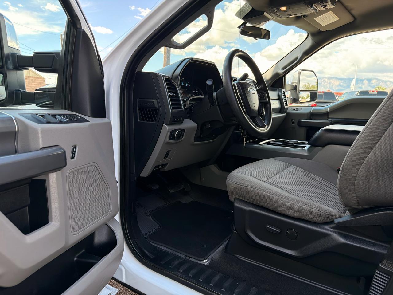 Ford Super Duty F-250 SRW XLT 4WD Crew Cab 6.75' Box 2021