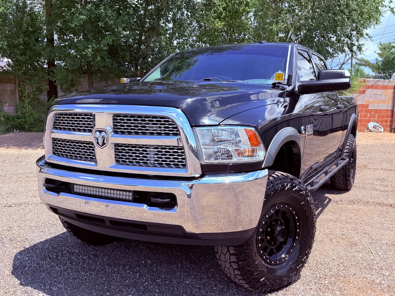 RAM 2500 Tradesman 4x4 Crew Cab 6'4" Box 2017