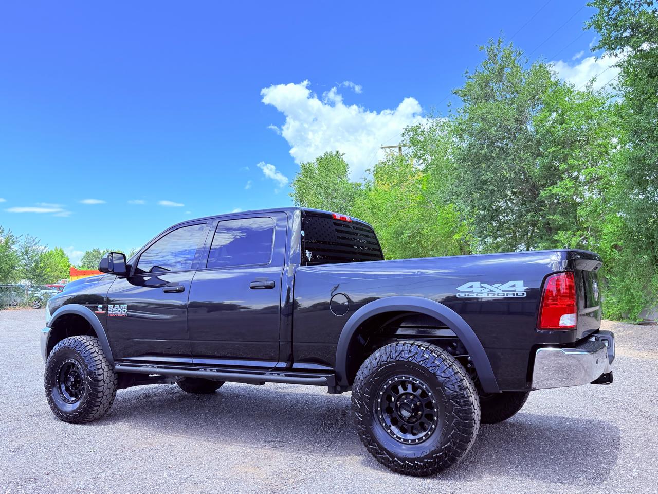 RAM 2500 Tradesman 4x4 Crew Cab 6'4" Box 2017