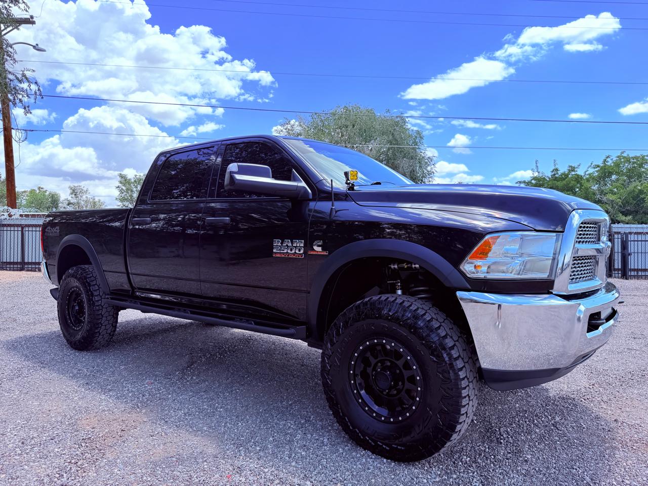 RAM 2500 Tradesman 4x4 Crew Cab 6'4" Box 2017