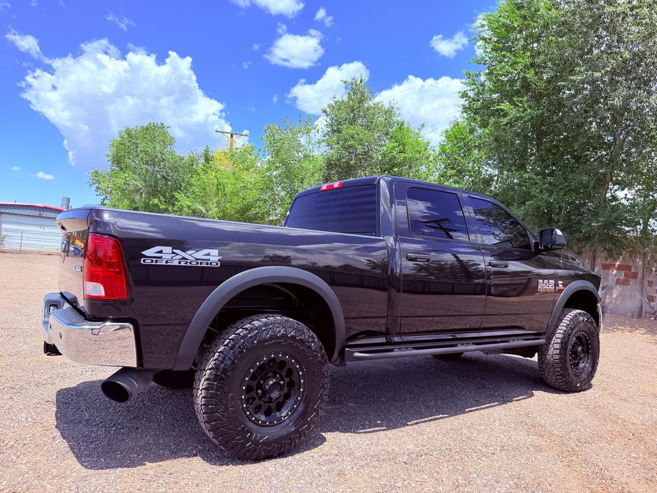 RAM 2500 Tradesman 4x4 Crew Cab 6'4" Box 2017