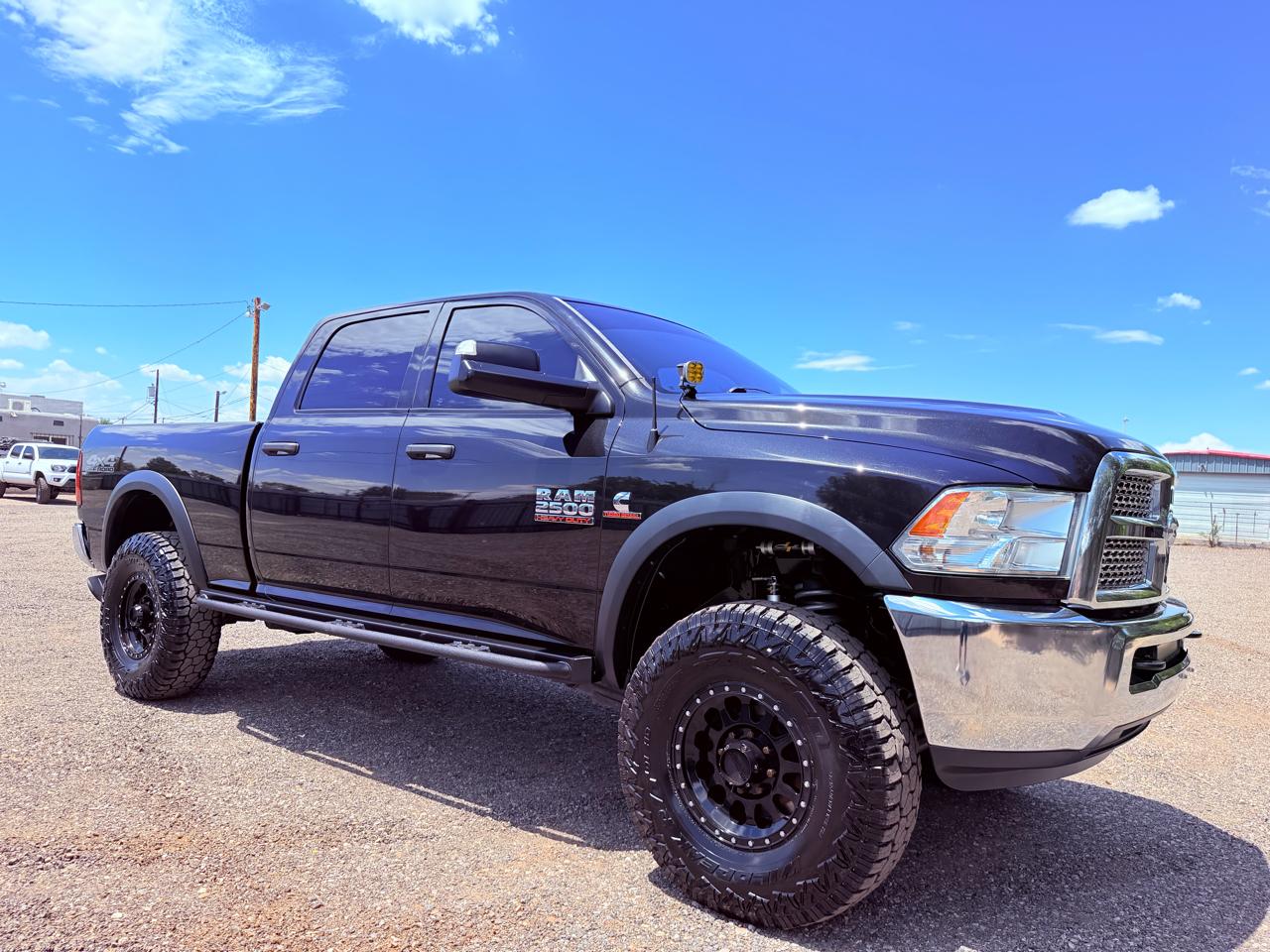 RAM 2500 Tradesman 4x4 Crew Cab 6'4" Box 2017