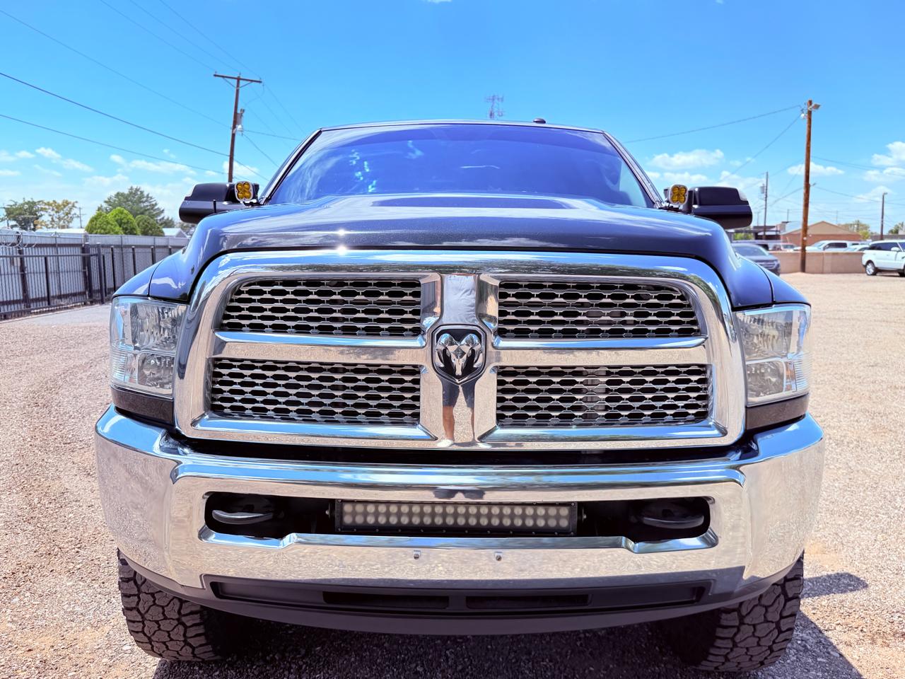 RAM 2500 Tradesman 4x4 Crew Cab 6'4" Box 2017