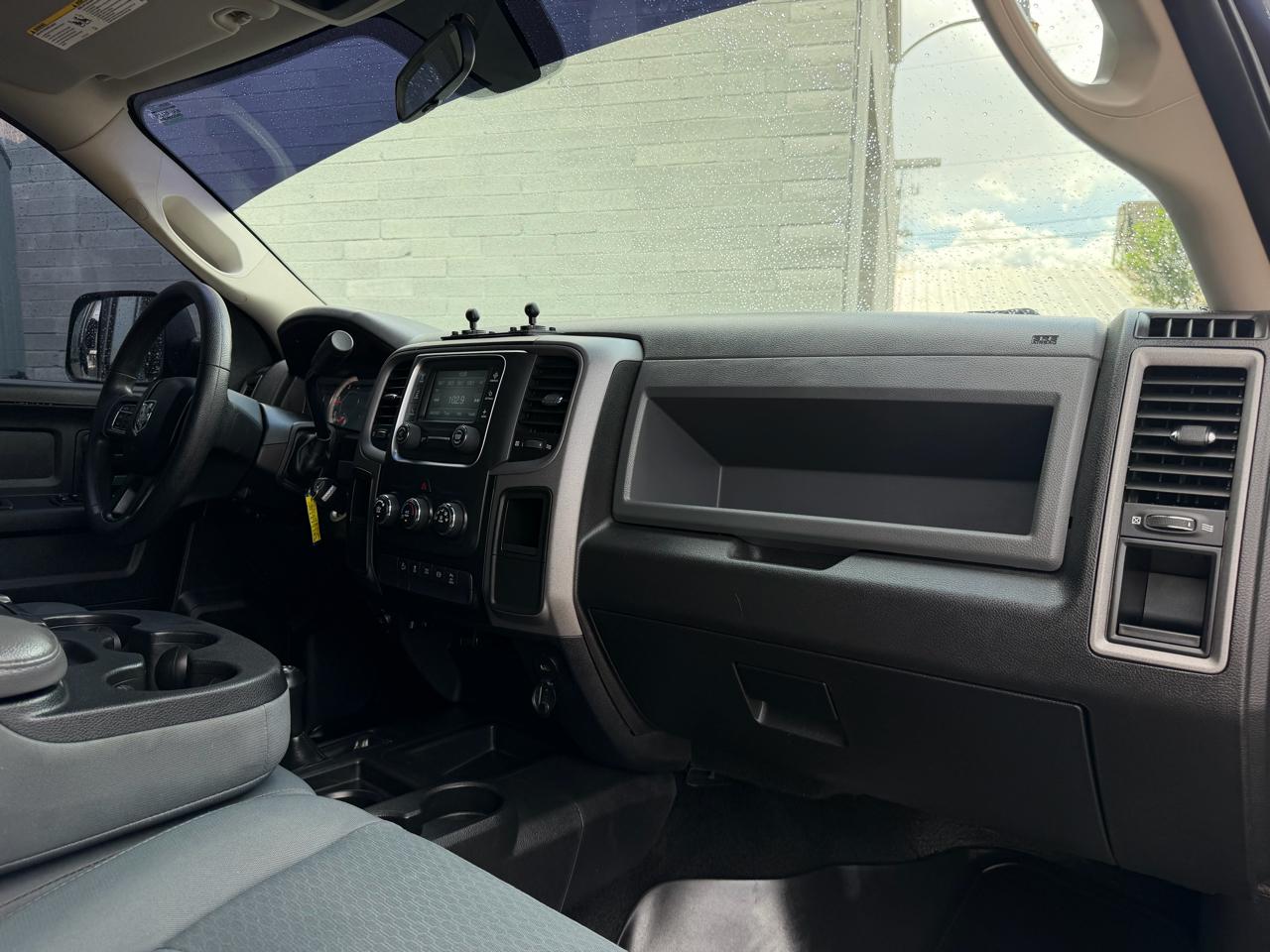 RAM 2500 Tradesman 4x4 Crew Cab 6'4" Box 2017