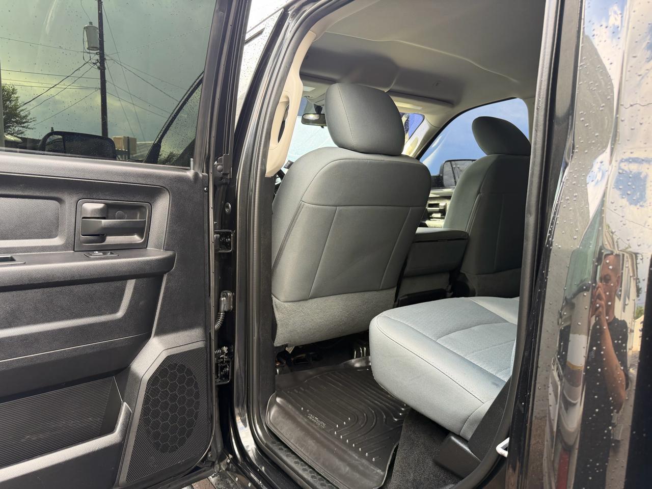 RAM 2500 Tradesman 4x4 Crew Cab 6'4" Box 2017