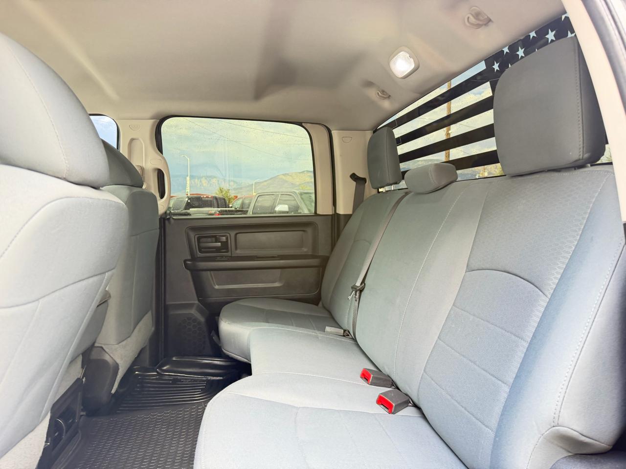 RAM 2500 Tradesman 4x4 Crew Cab 6'4" Box 2017