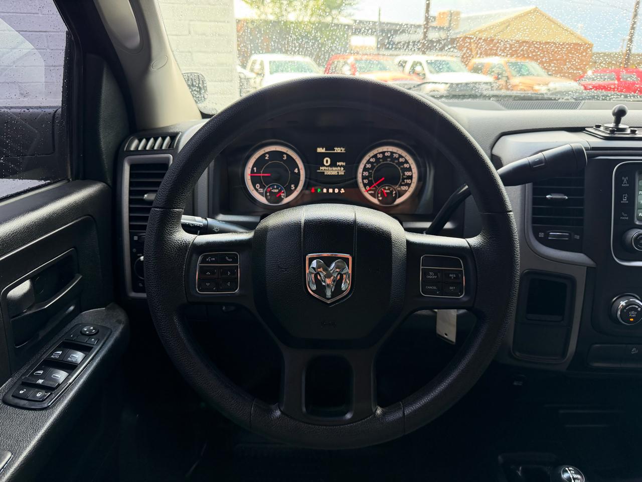 RAM 2500 Tradesman 4x4 Crew Cab 6'4" Box 2017