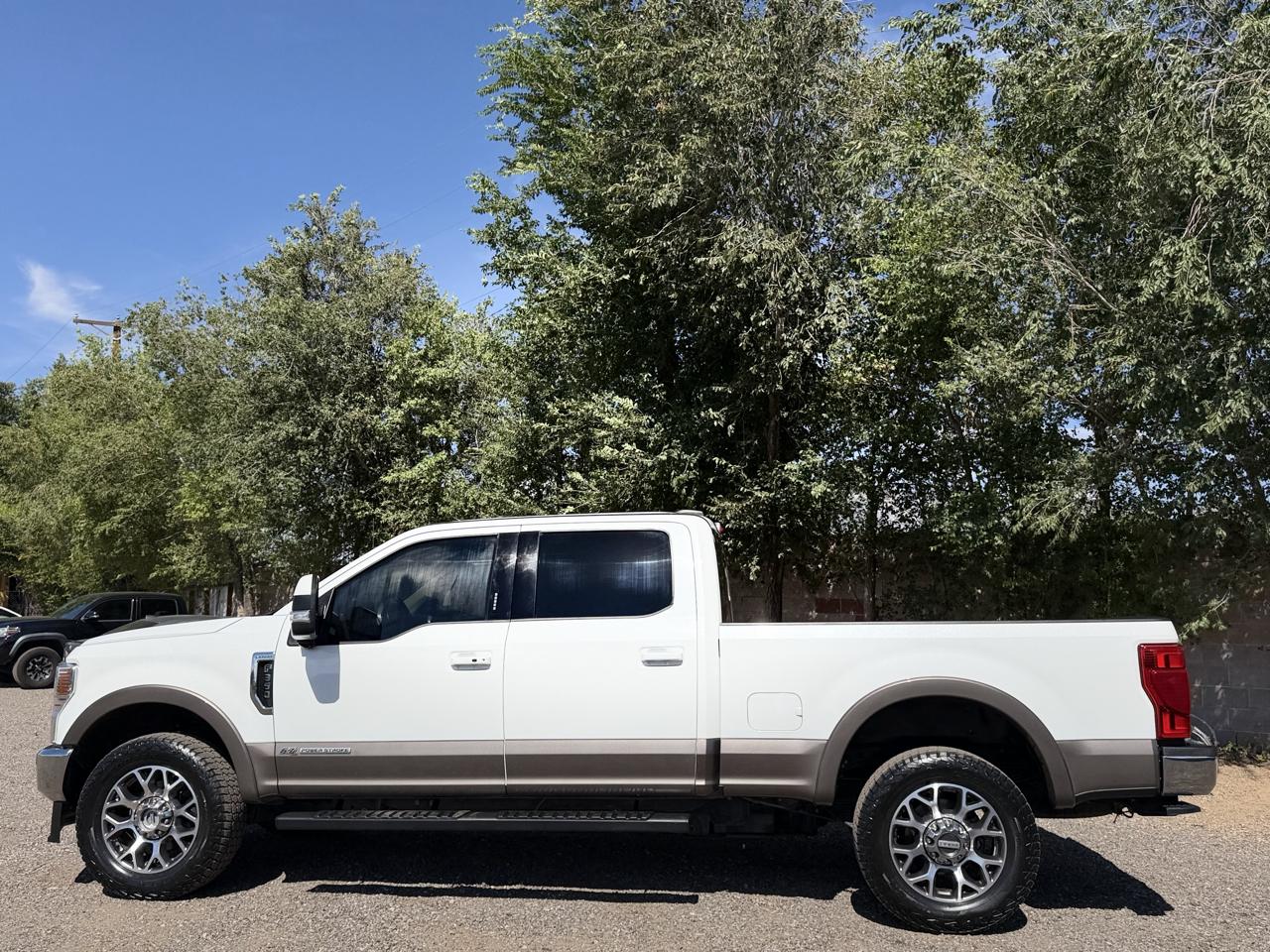 Ford Super Duty F-350 SRW Lariat 4WD Crew Cab 6.75' Box 2022