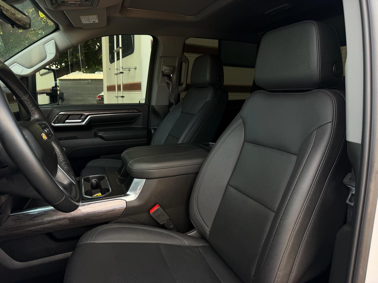 Chevrolet Silverado 3500HD 4WD Crew Cab 172" LTZ 2024