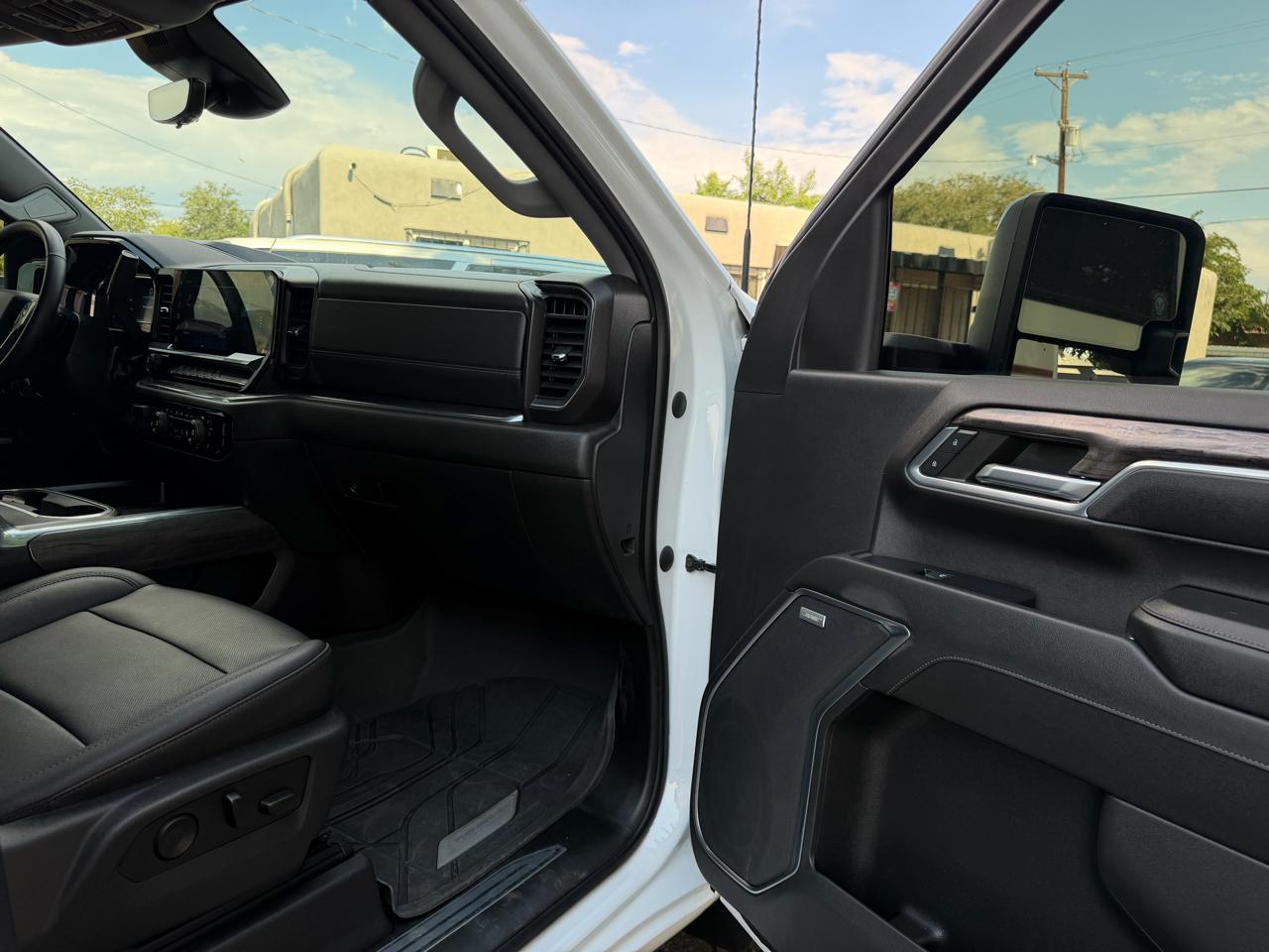 Chevrolet Silverado 3500HD 4WD Crew Cab 172" LTZ 2024