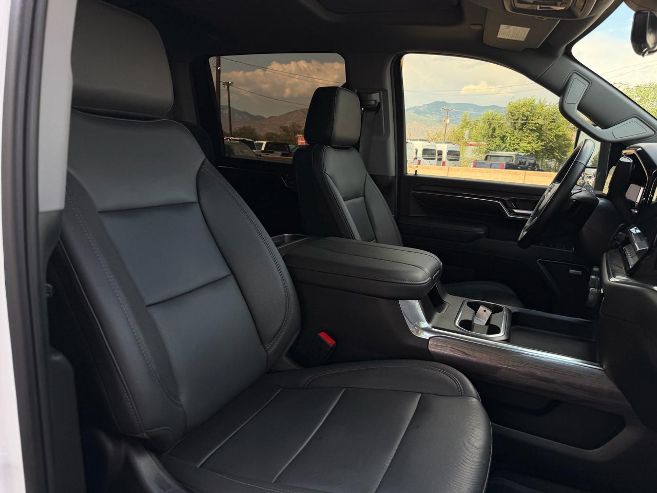 Chevrolet Silverado 3500HD 4WD Crew Cab 172" LTZ 2024