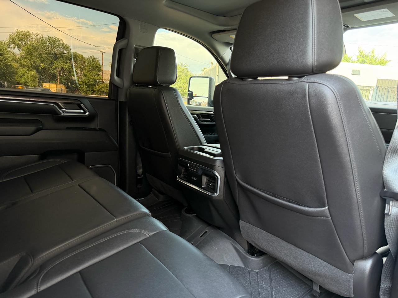 Chevrolet Silverado 3500HD 4WD Crew Cab 172" LTZ 2024