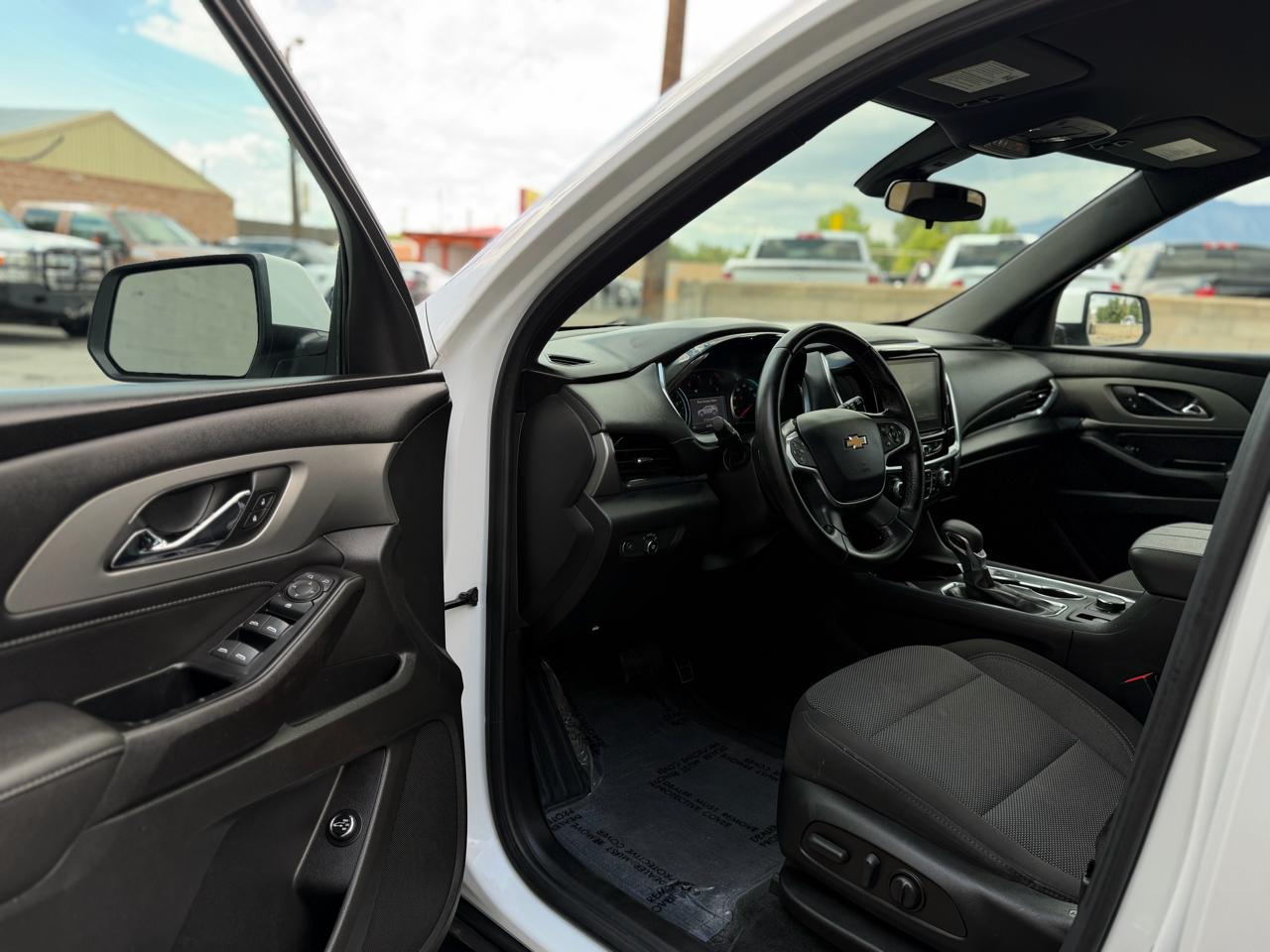 Chevrolet Traverse AWD 4dr LT Cloth w/1LT 2023