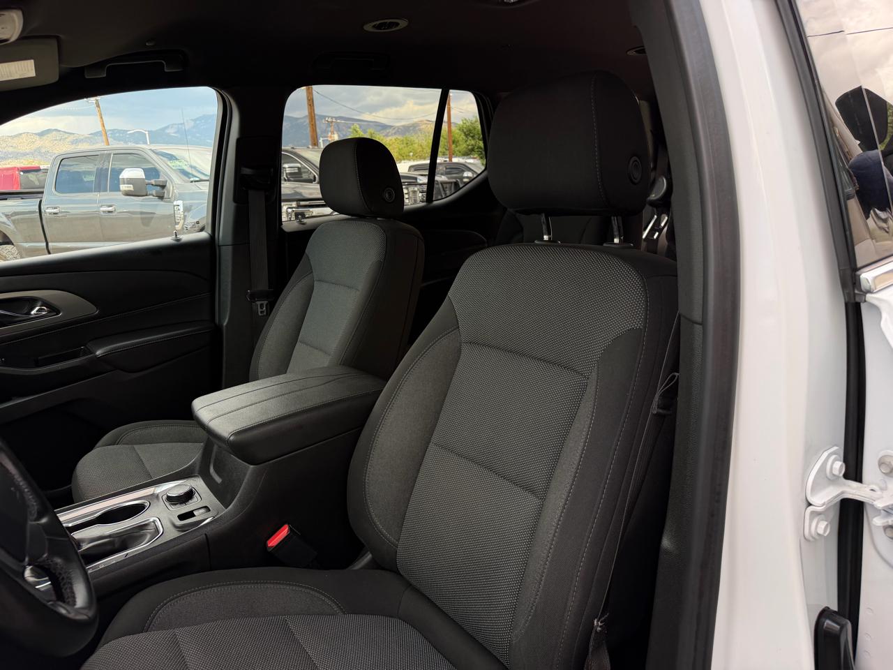 Chevrolet Traverse AWD 4dr LT Cloth w/1LT 2023