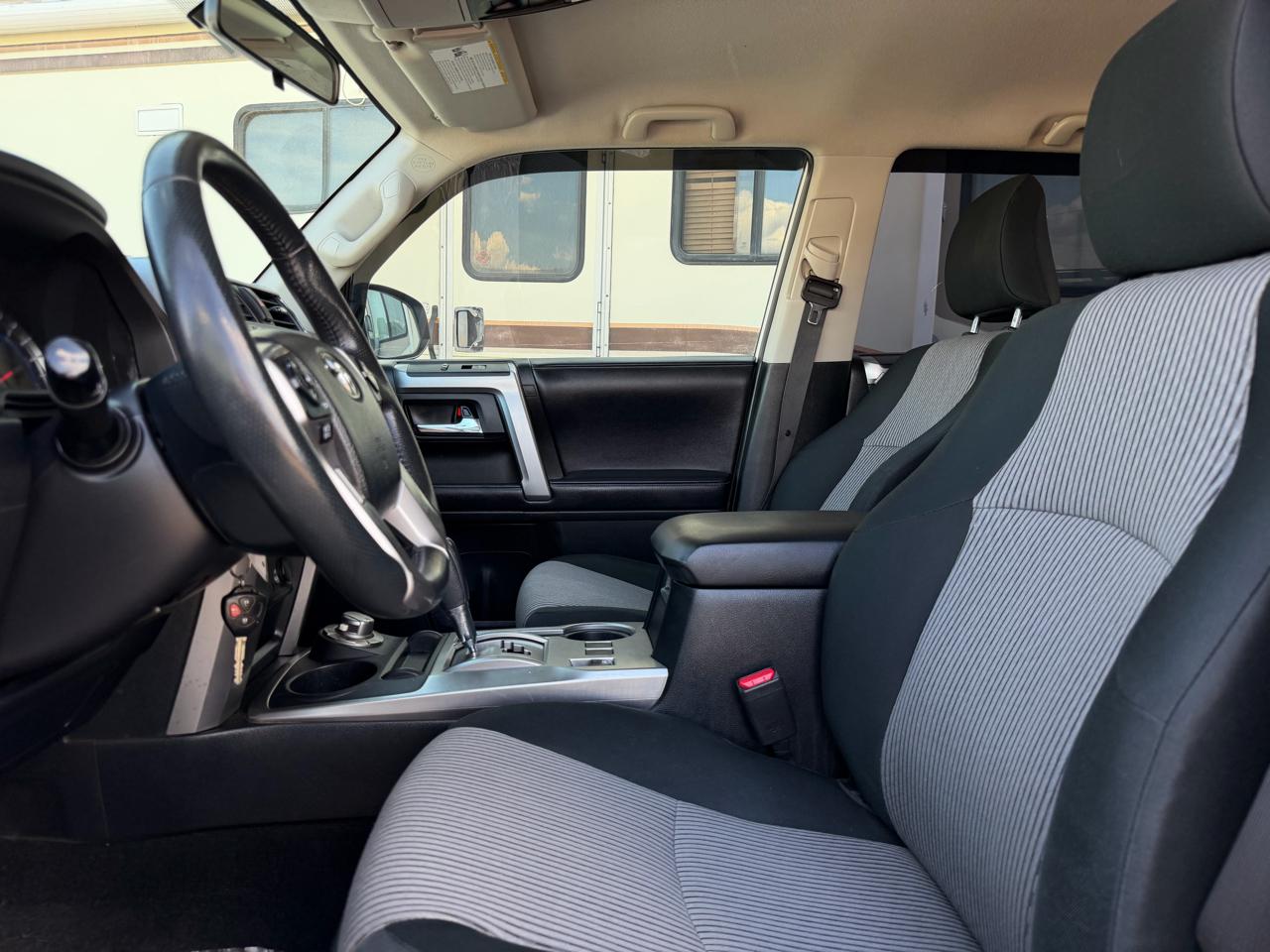 Toyota 4Runner SR5 4WD V6 2018