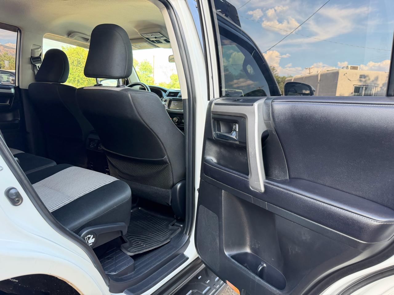 Toyota 4Runner SR5 4WD V6 2018
