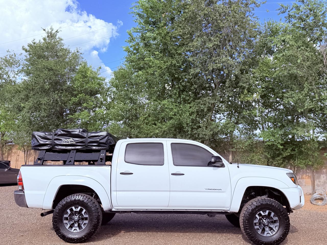 Toyota Tacoma 4WD Double Cab V6 AT (Natl) 2015