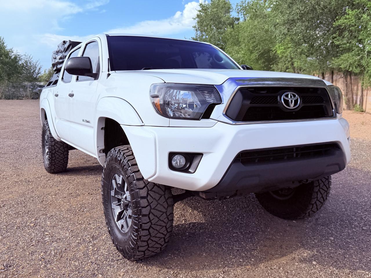 Toyota Tacoma 4WD Double Cab V6 AT (Natl) 2015