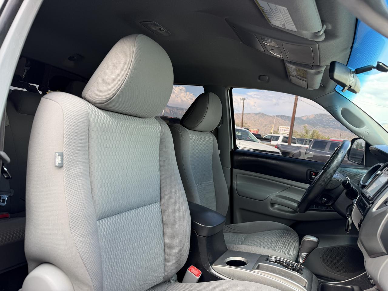 Toyota Tacoma 4WD Double Cab V6 AT (Natl) 2015