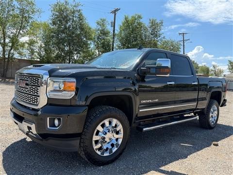 2018 GMC Sierra 2500HD 4WD Crew Cab 153.7" Denali