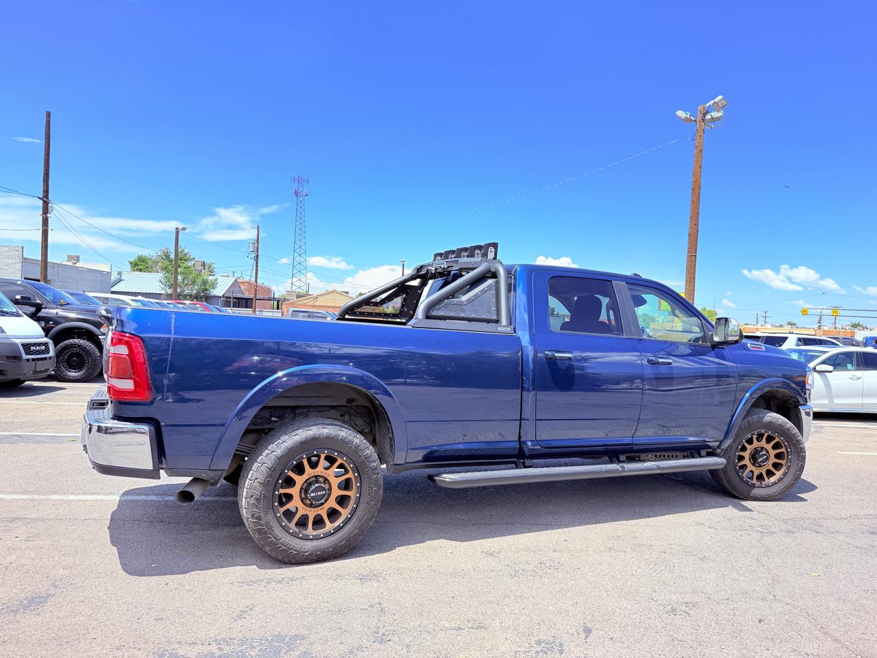 RAM 3500 Laramie 4x4 Crew Cab 8' Box 2022
