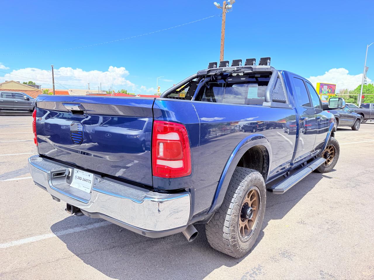 RAM 3500 Laramie 4x4 Crew Cab 8' Box 2022