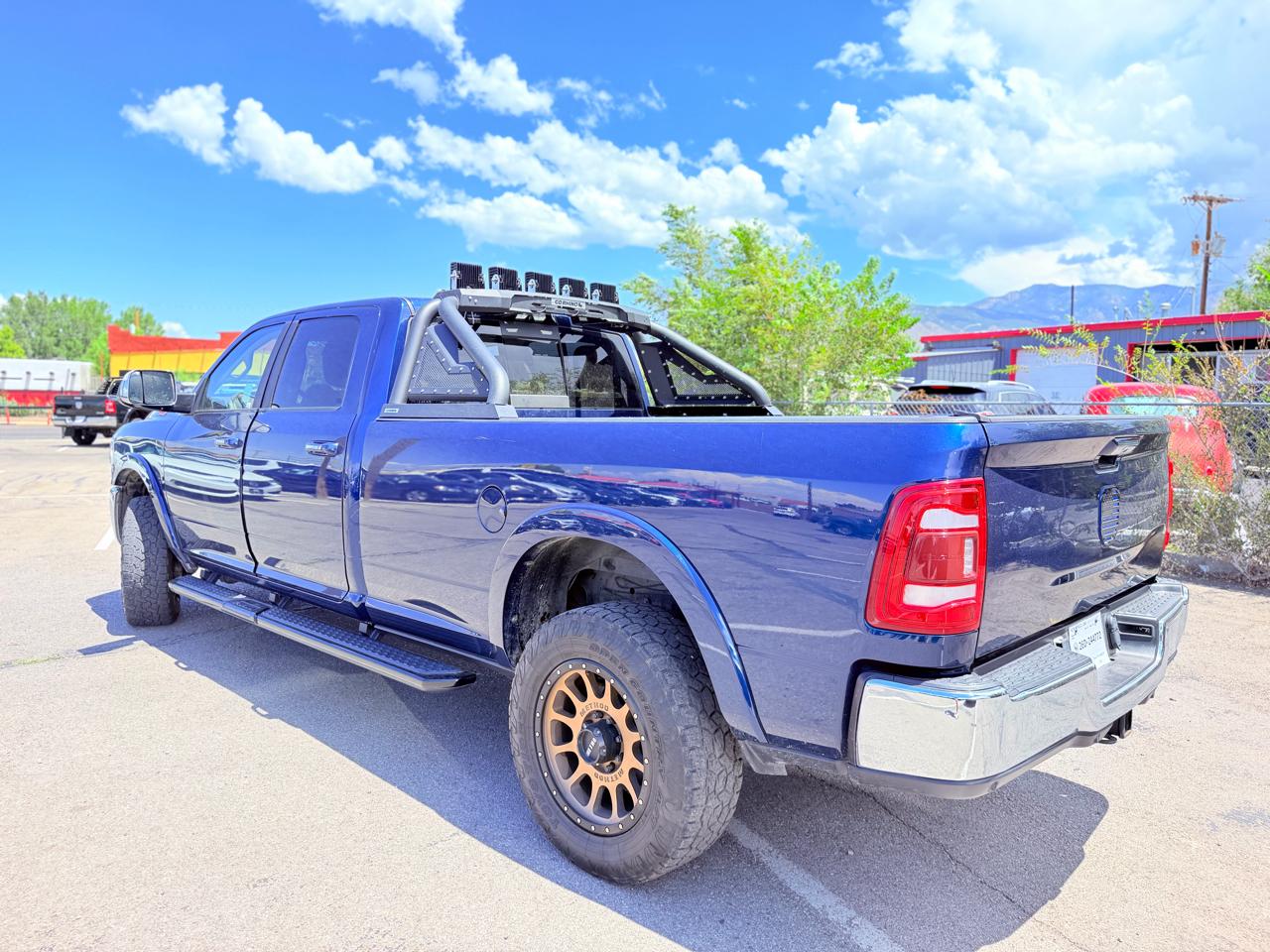 RAM 3500 Laramie 4x4 Crew Cab 8' Box 2022