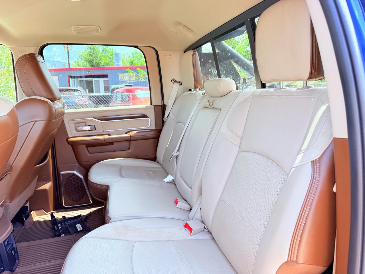 RAM 3500 Laramie 4x4 Crew Cab 8' Box 2022