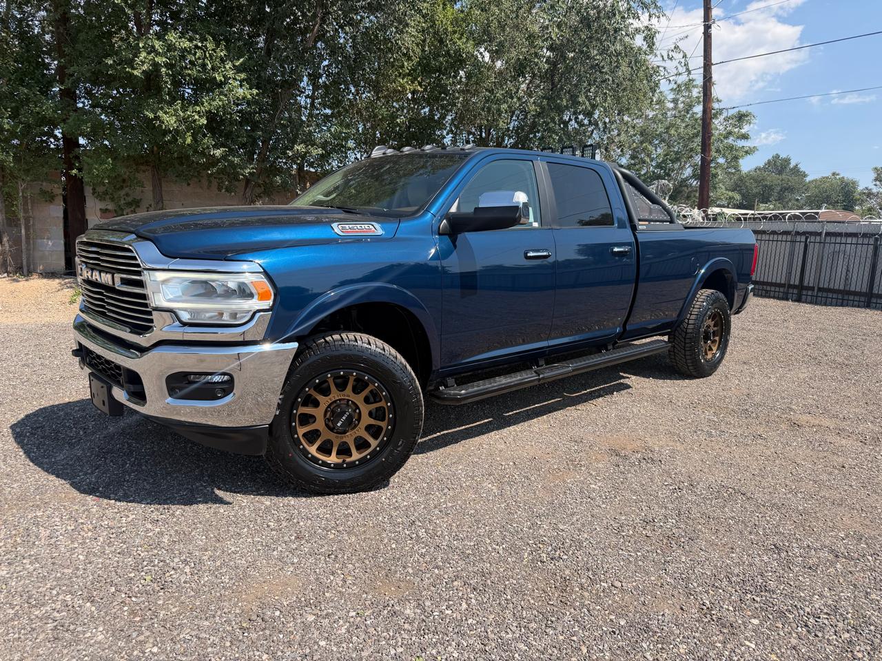 RAM 3500 Laramie 4x4 Crew Cab 8' Box 2022