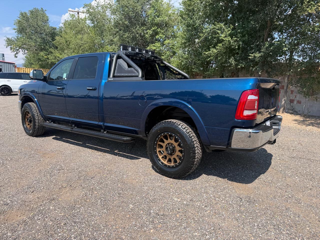 RAM 3500 Laramie 4x4 Crew Cab 8' Box 2022
