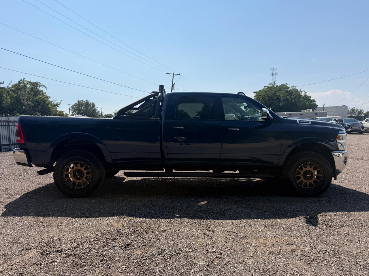 RAM 3500 Laramie 4x4 Crew Cab 8' Box 2022