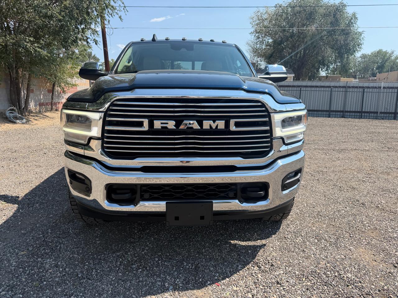 RAM 3500 Laramie 4x4 Crew Cab 8' Box 2022