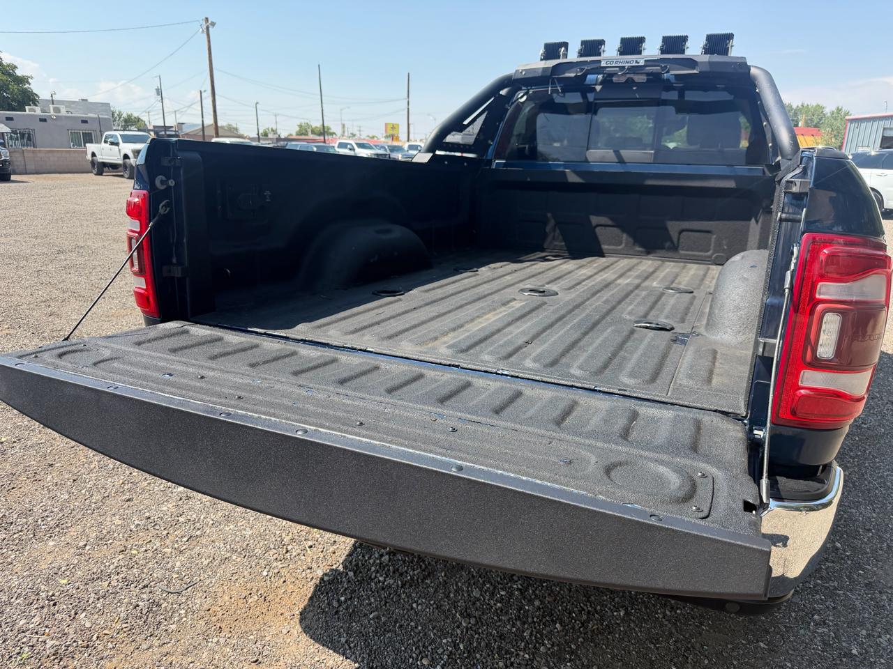 RAM 3500 Laramie 4x4 Crew Cab 8' Box 2022