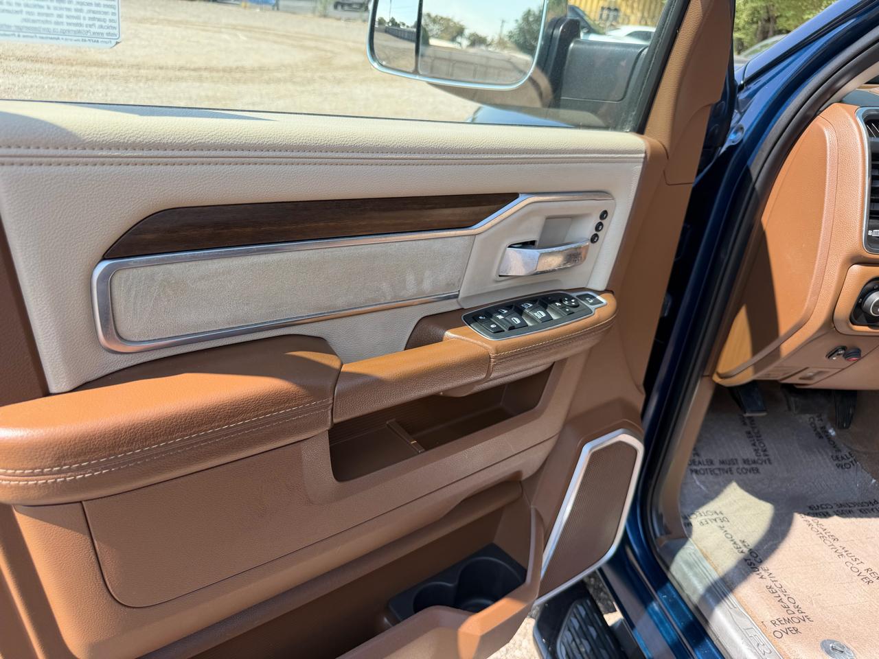 RAM 3500 Laramie 4x4 Crew Cab 8' Box 2022