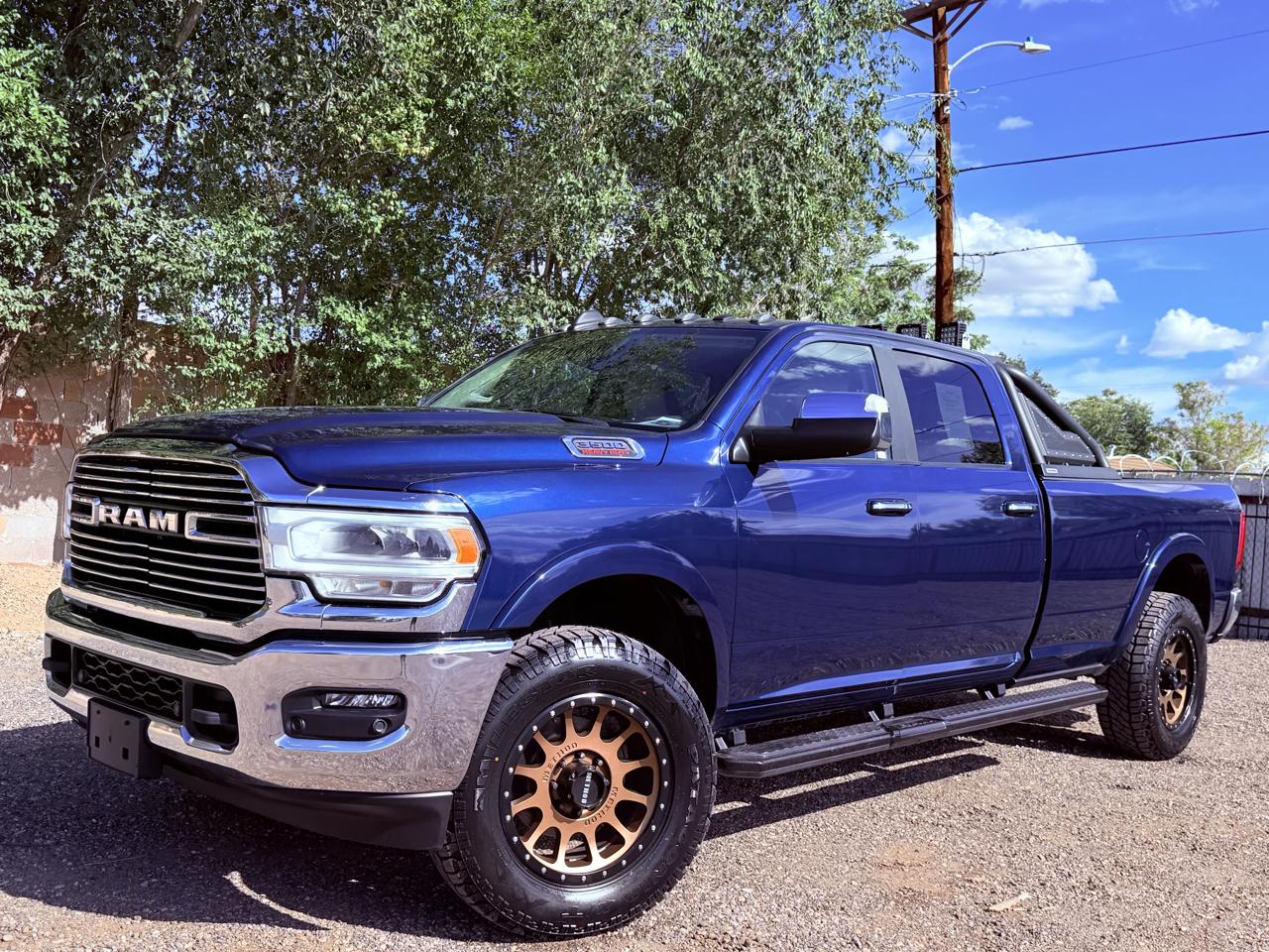 RAM 3500 Laramie 4x4 Crew Cab 8' Box 2022