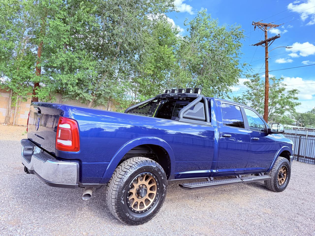 RAM 3500 Laramie 4x4 Crew Cab 8' Box 2022