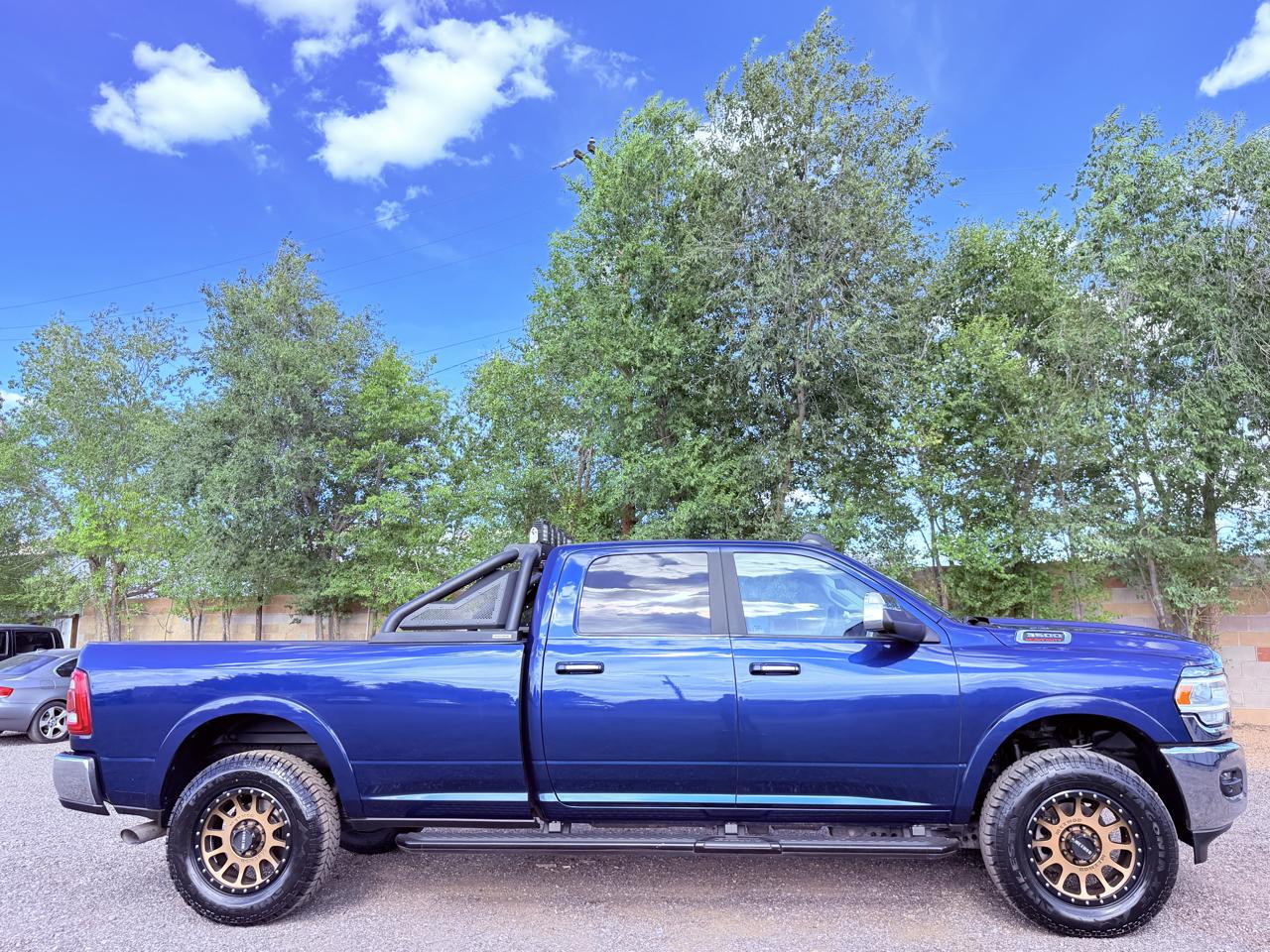 RAM 3500 Laramie 4x4 Crew Cab 8' Box 2022