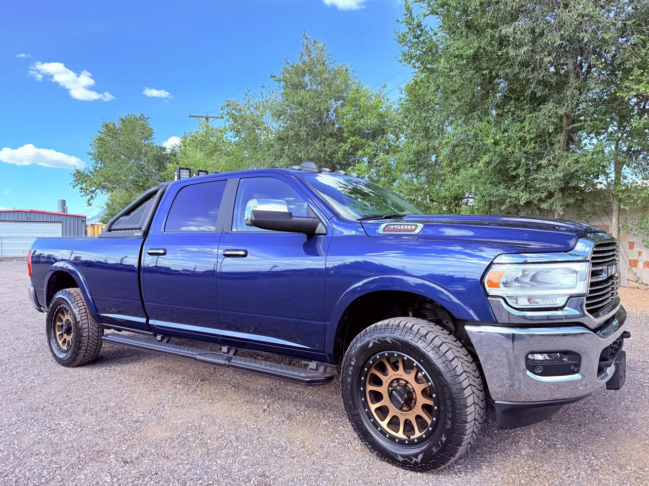 RAM 3500 Laramie 4x4 Crew Cab 8' Box 2022