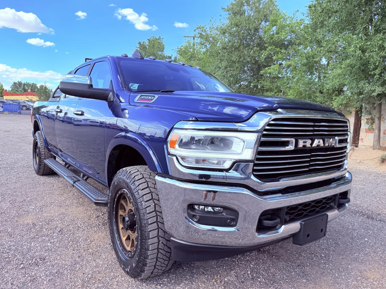 RAM 3500 Laramie 4x4 Crew Cab 8' Box 2022