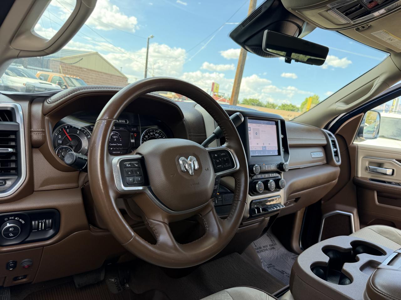 RAM 3500 Laramie 4x4 Crew Cab 8' Box 2022