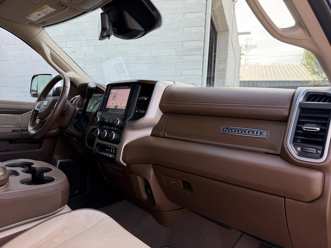 RAM 3500 Laramie 4x4 Crew Cab 8' Box 2022