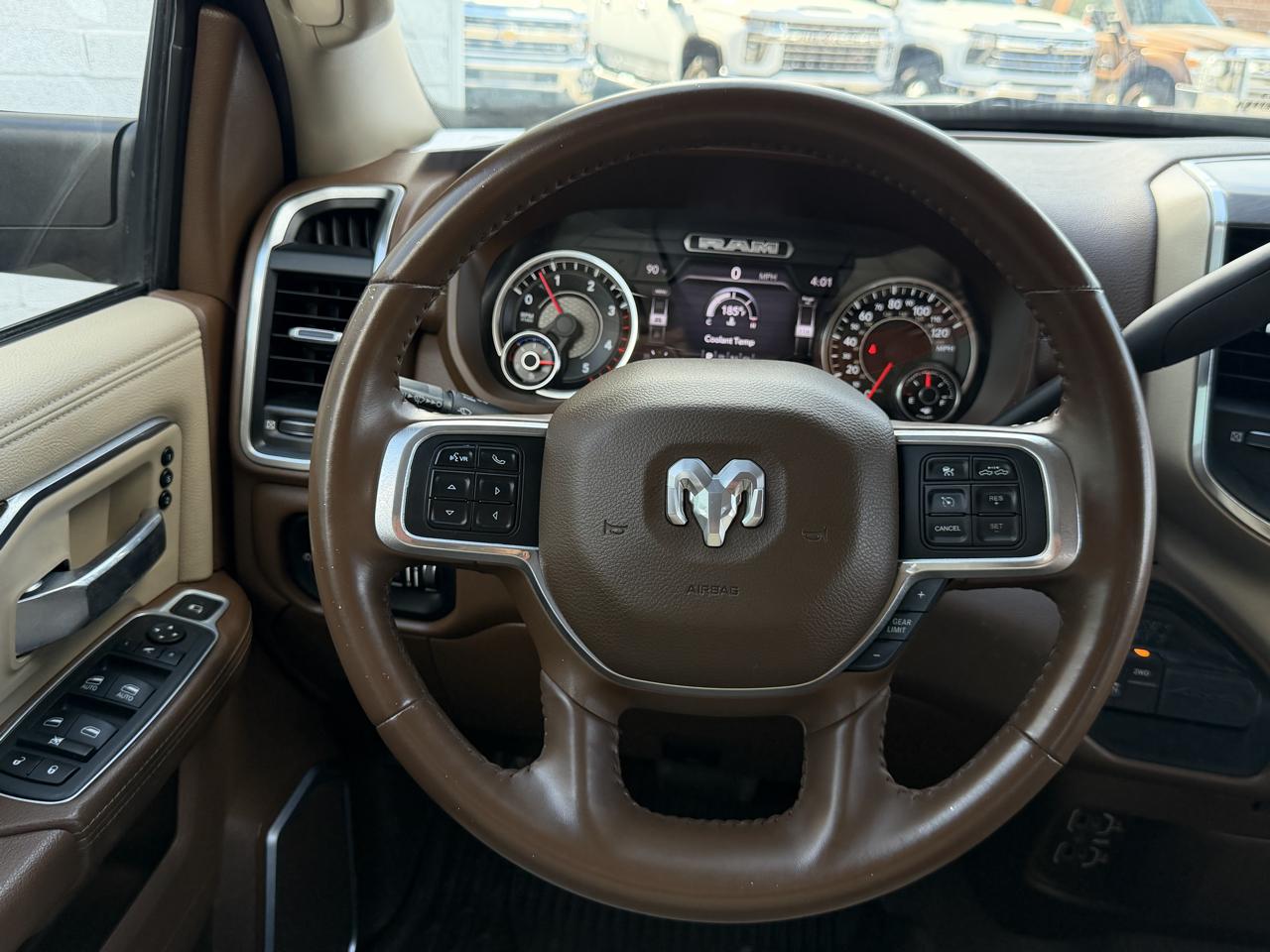 RAM 3500 Laramie 4x4 Crew Cab 8' Box 2022