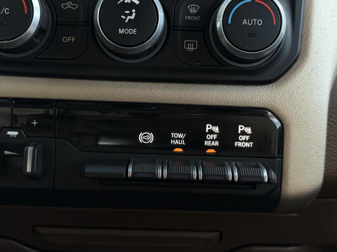 RAM 3500 Laramie 4x4 Crew Cab 8' Box 2022