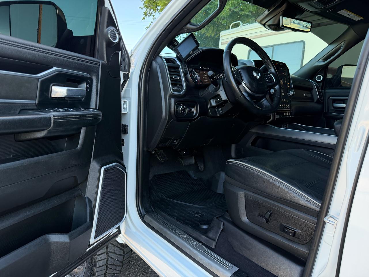RAM 2500 Laramie 4x4 Crew Cab 6'4" Box 2021