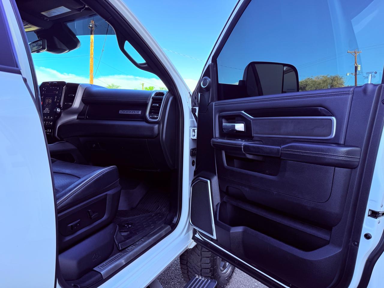 RAM 2500 Laramie 4x4 Crew Cab 6'4" Box 2021