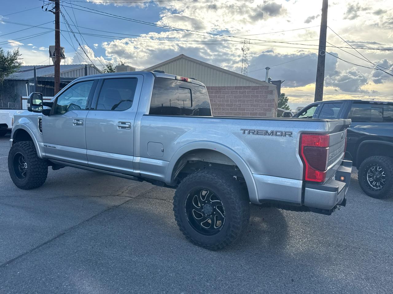 Ford Super Duty F-350 SRW Lariat 4WD Crew Cab 6.75' Box 2022