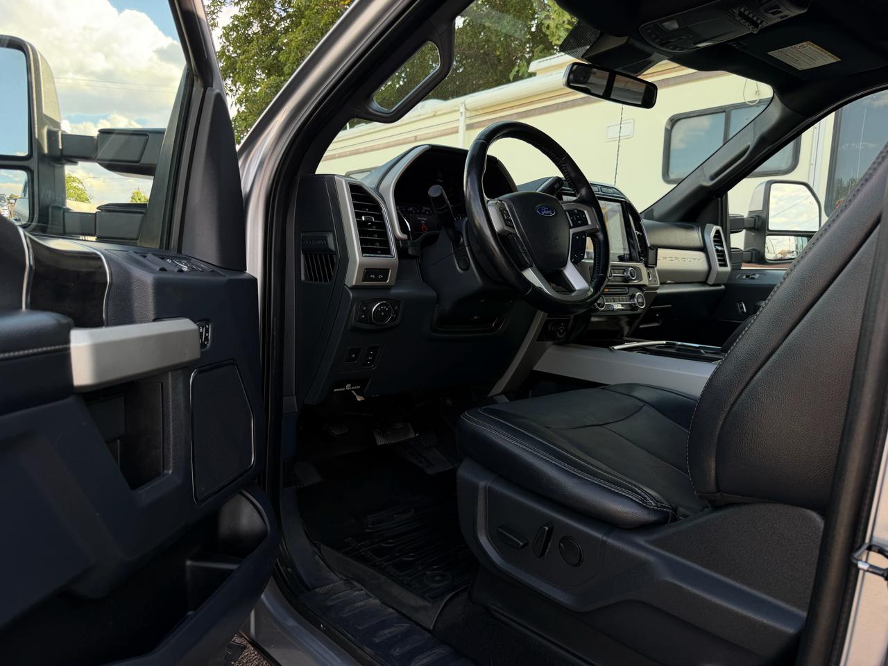 Ford Super Duty F-350 SRW Lariat 4WD Crew Cab 6.75' Box 2022
