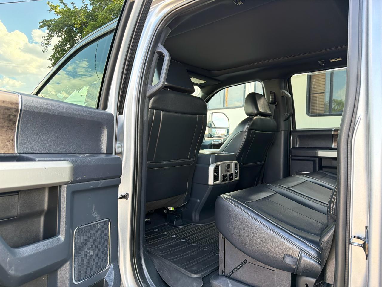 Ford Super Duty F-350 SRW Lariat 4WD Crew Cab 6.75' Box 2022