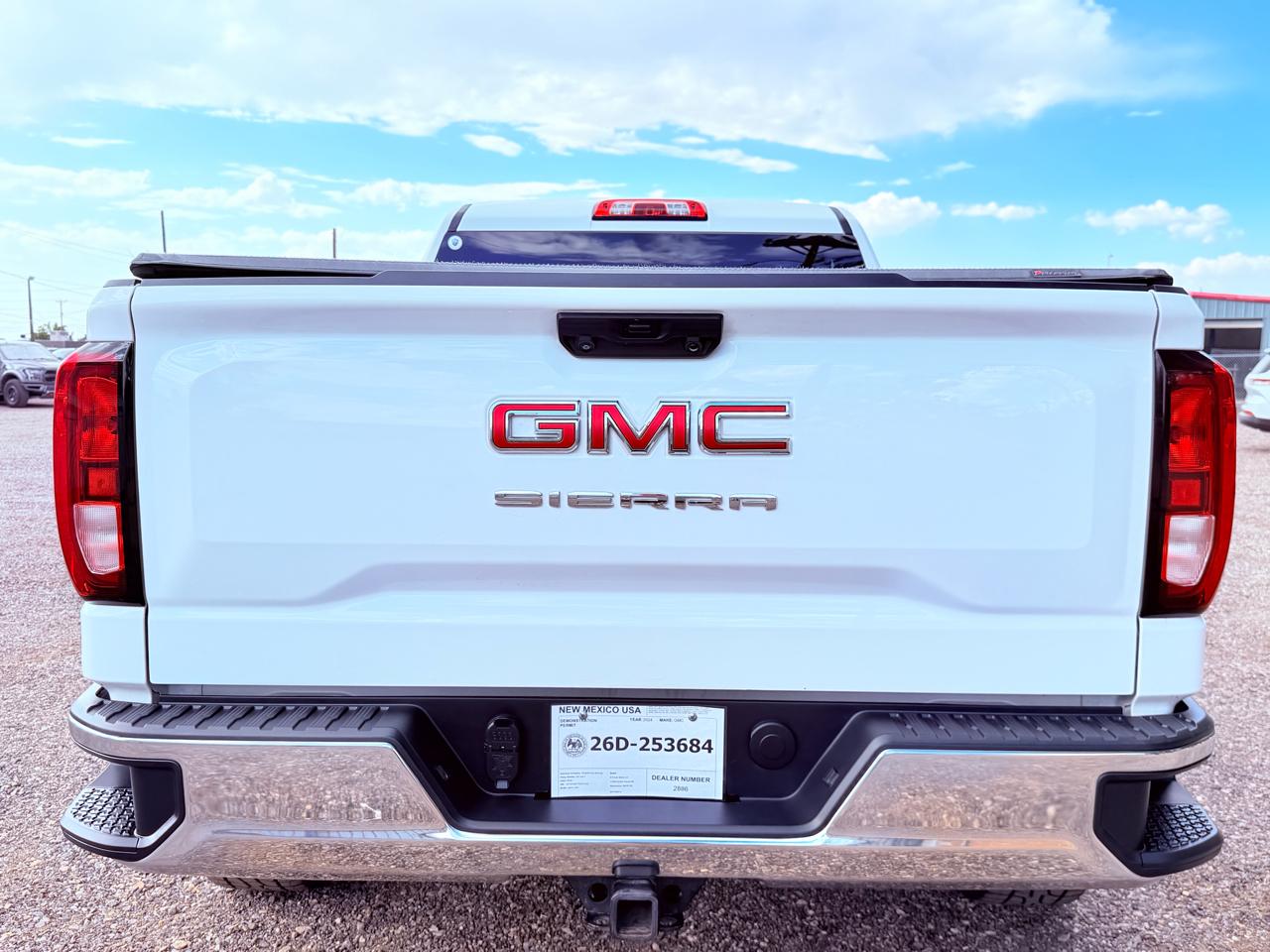 GMC Sierra 1500 2WD Reg Cab 126" Pro 2024