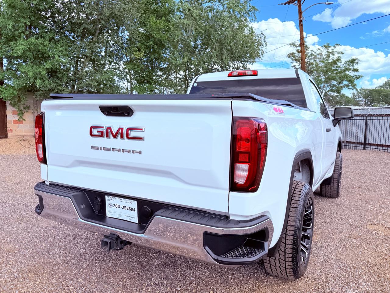 GMC Sierra 1500 2WD Reg Cab 126" Pro 2024
